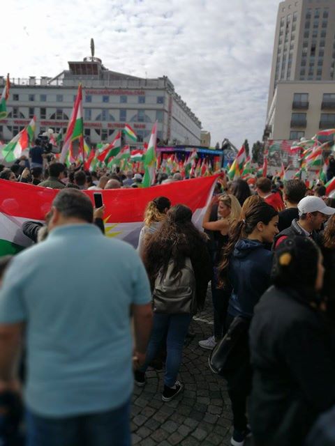 به‌ وێنه‌.. پشتيوانى كوردانى سويد له‌ ريفراندۆمى سه‌ربه‌خۆيى كوردستان ببينه‌